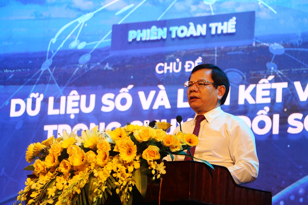 ng Đặng Văn Minh, Chủ tịch UBND tỉnh Quảng Ngãi, phát biểu khai mạc Tuần lễ Chuyển đổi số 2023.