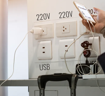 Sạc iPhone tại nơi công cộng: Nguy cơ bảo mật hay nỗi lo bị thổi phồng?