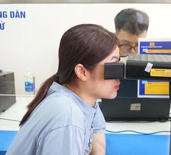 Người phụ nữ cập nhật VNeID, hôm sau bàng hoàng vì 129 triệu "không cánh mà bay": Chuyện gì đã xảy ra?