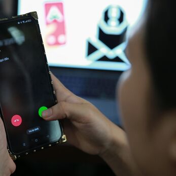 Cách nhận biết cuộc gọi lừa đảo trên điện thoại Samsung