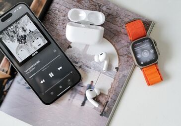 Apple chính thức “mở khoá” 2 tính năng này cho người dùng AirPods và Watch tại Việt Nam