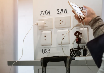 Sạc iPhone tại nơi công cộng: Nguy cơ bảo mật hay nỗi lo bị thổi phồng?