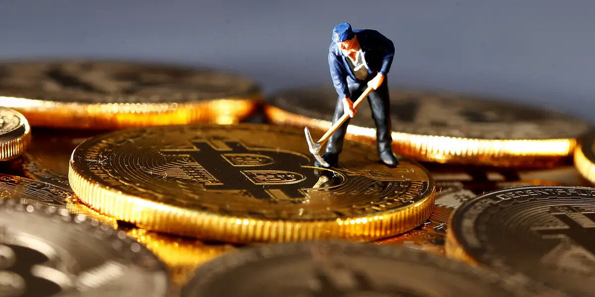 Hoạt động khai thác Bitcoin lẫn huấn luyện AI đều cần nhiều năng lượng. Ảnh: CBJ