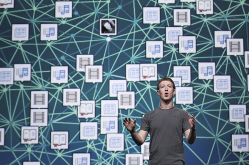 Facebook đang sở hữu lượng dữ liệu khổng lồ từ hơn 2,2 tỷ người dùng.
