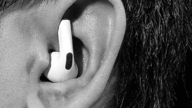 Làm thế nào để đeo tai nghe AirPods mà không bị rơi?- Ảnh 1.
